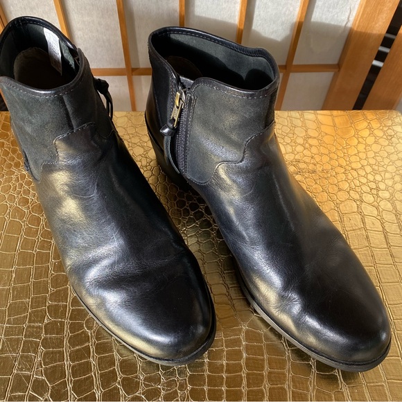 UGG Penelope Black Leather Sherpa Insole Ankle Boot SZ 10 - Picture 3 of 15